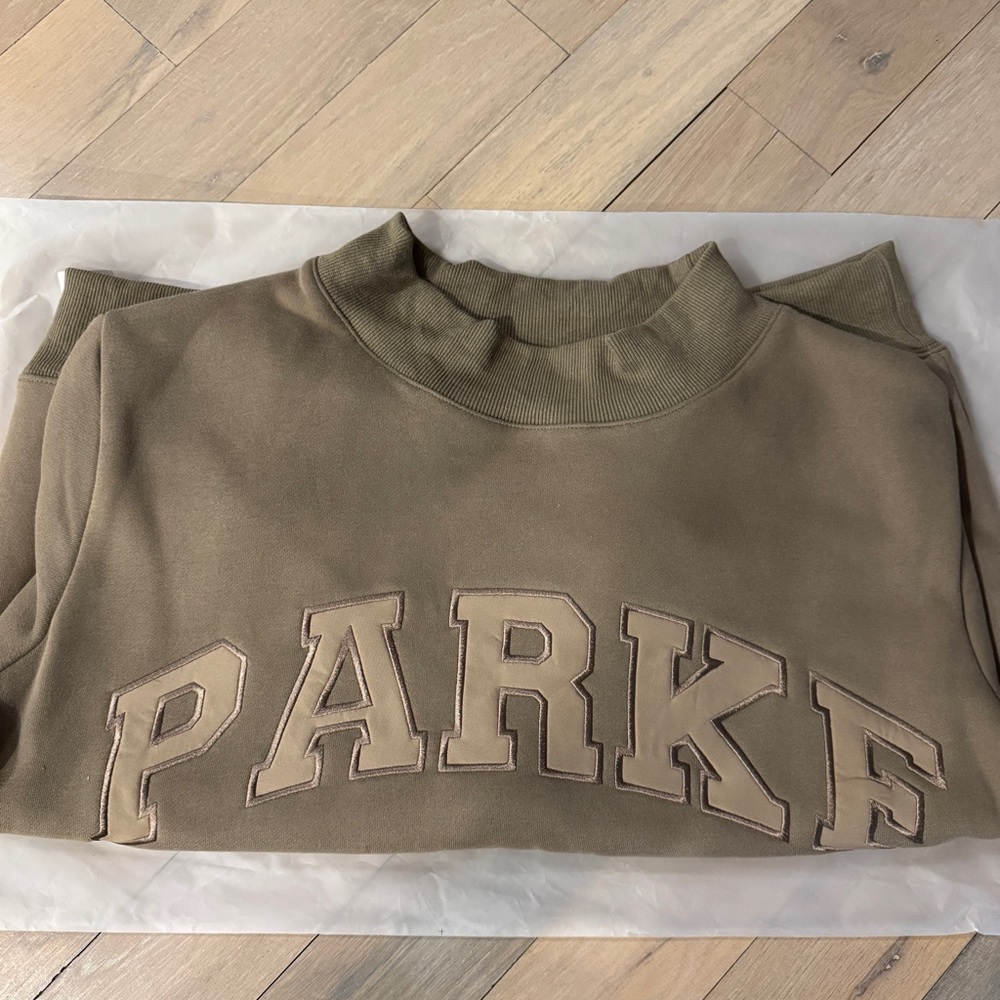 Parke Monochrome Varsity Mockneck S/M LATTE